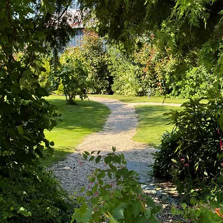 La Maison D'amélie Hébergement de vacances La Chapelle-Saint-Aubert
